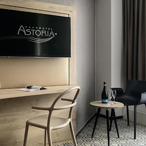 4* فندق Astoria